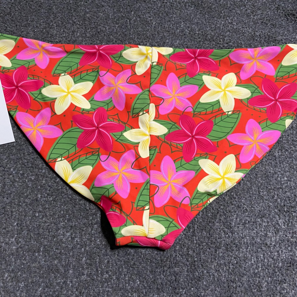 Fused Hawaii full bloom hapuna bottom